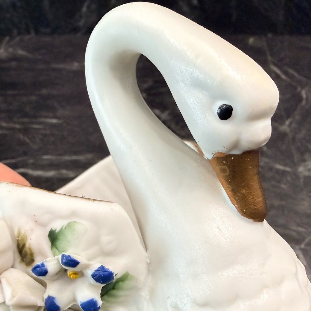 Genuine Porcelain Swan Planter - Picture 15 of 16